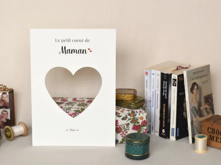 Affiche parfaite pour un cadeau à sa maman. Coeur découpé sur papier luxe. Impression sur mesure personnalisée pour une déclaration d'amour.